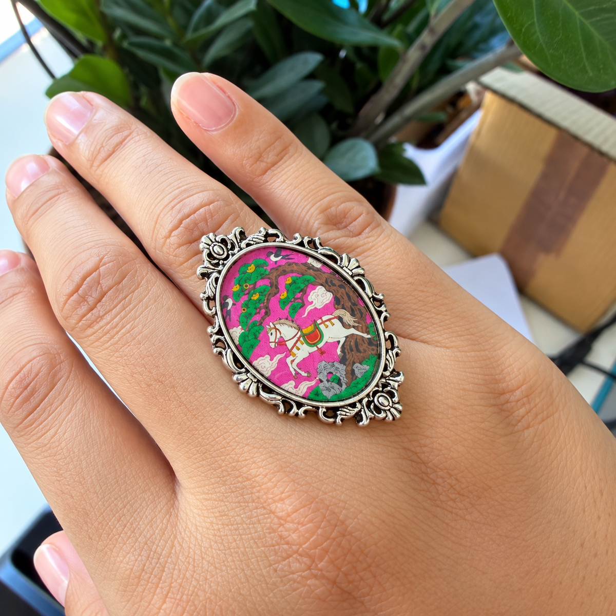 Vintage Horse Art Resin Ring – Antique Silver - R003.