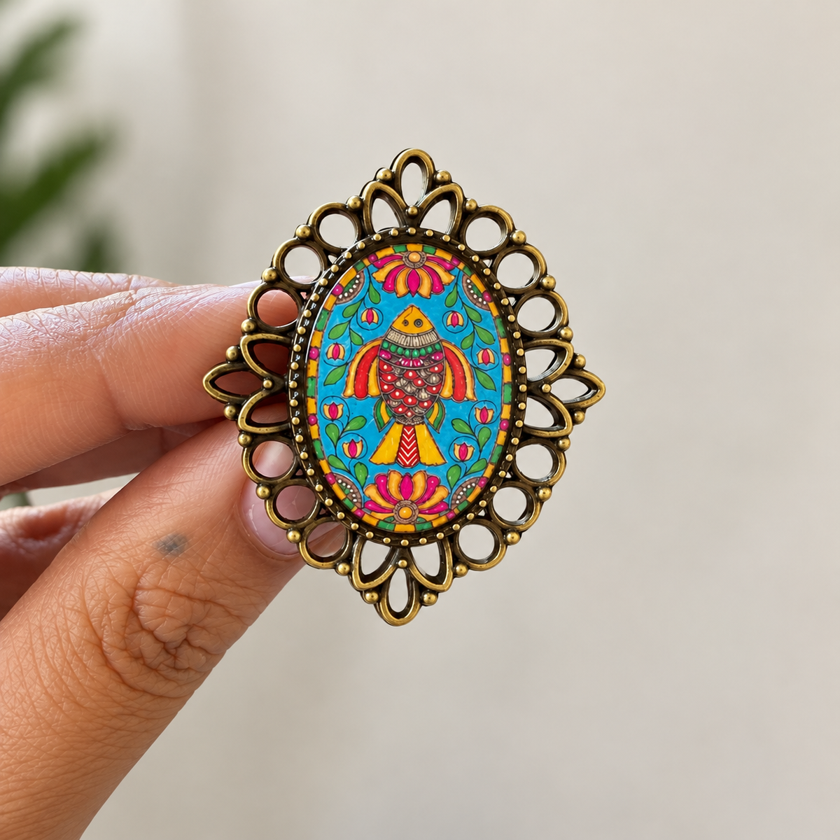 Vintage Folk Art Fish Resin Ring – Antique Bronze- R007.