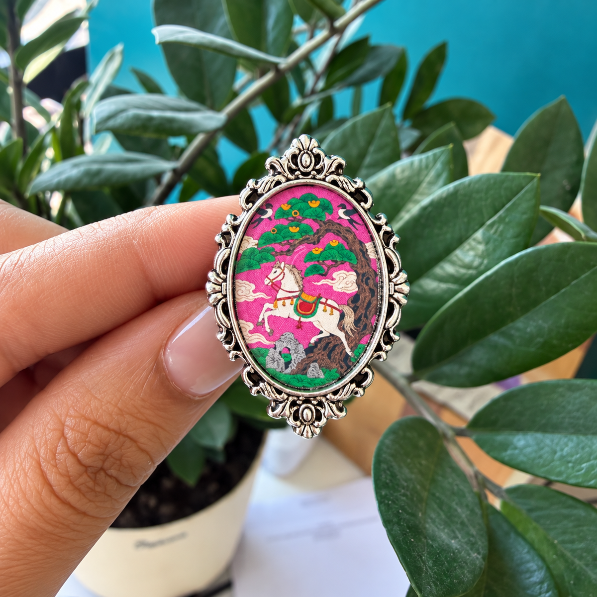 Vintage Horse Art Resin Ring – Antique Silver - R003.