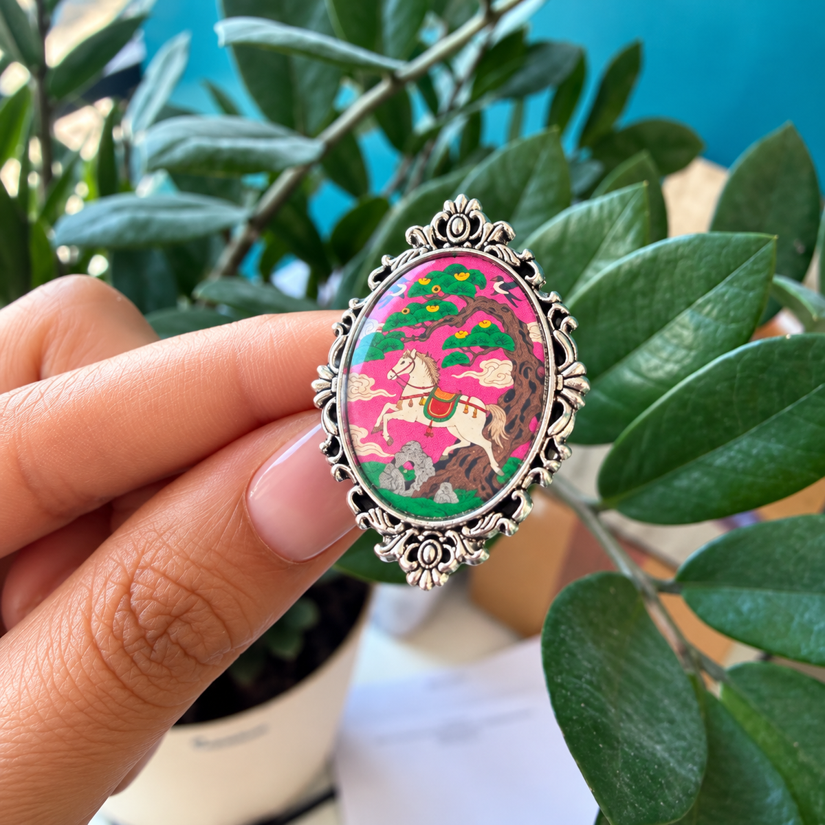 Vintage Horse Art Resin Ring – Antique Silver - R003.