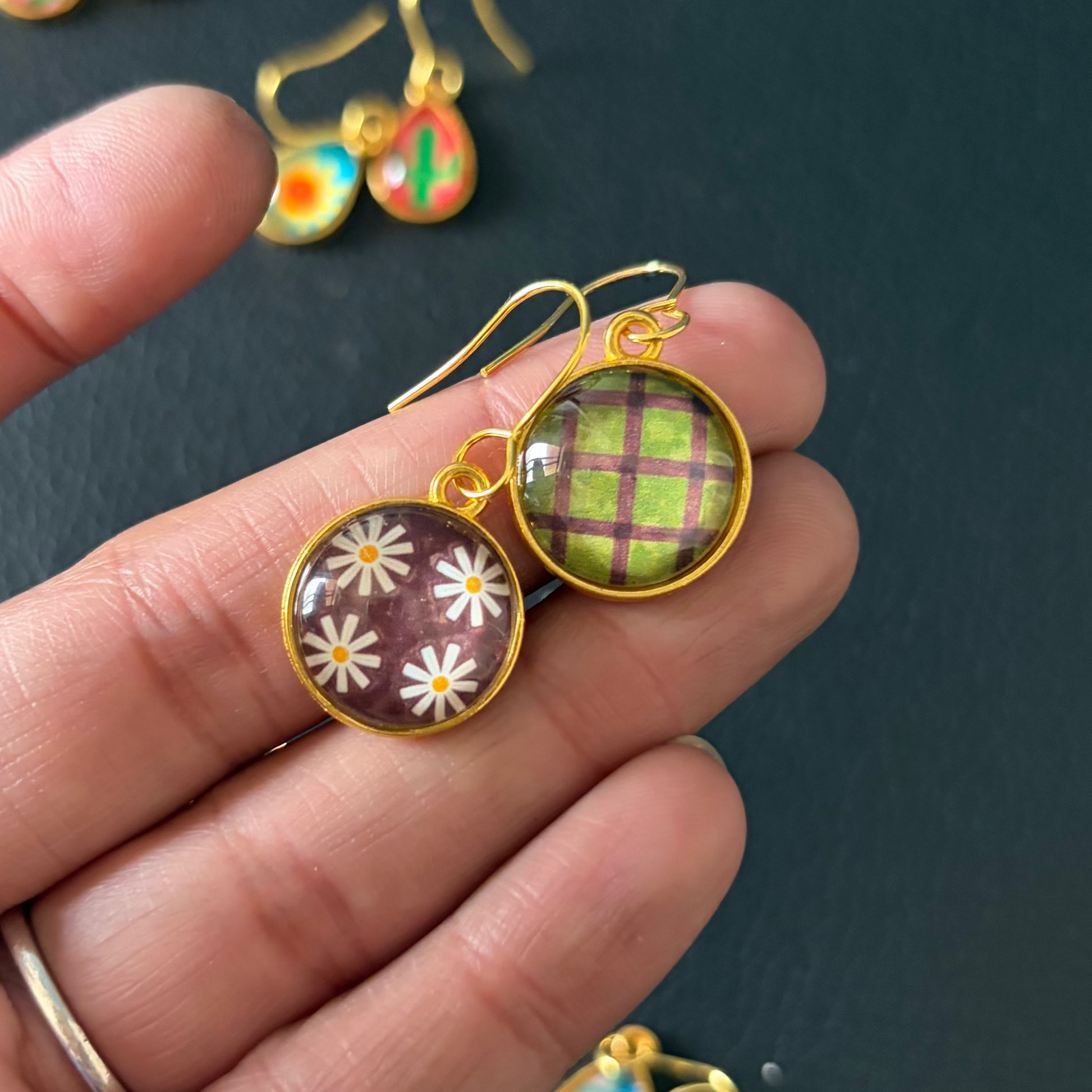 Retro Petal Earrings (Mismatch).