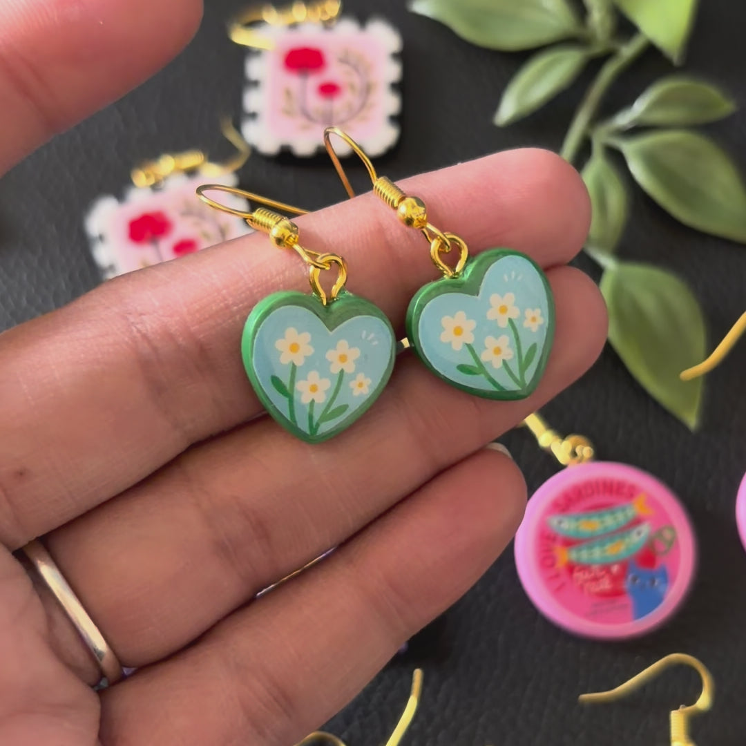 Load video: Tiny Daisy Heart Earrings