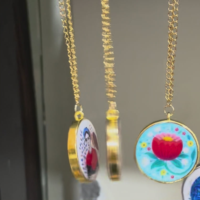 Load video: Crane in Bloom Pendant