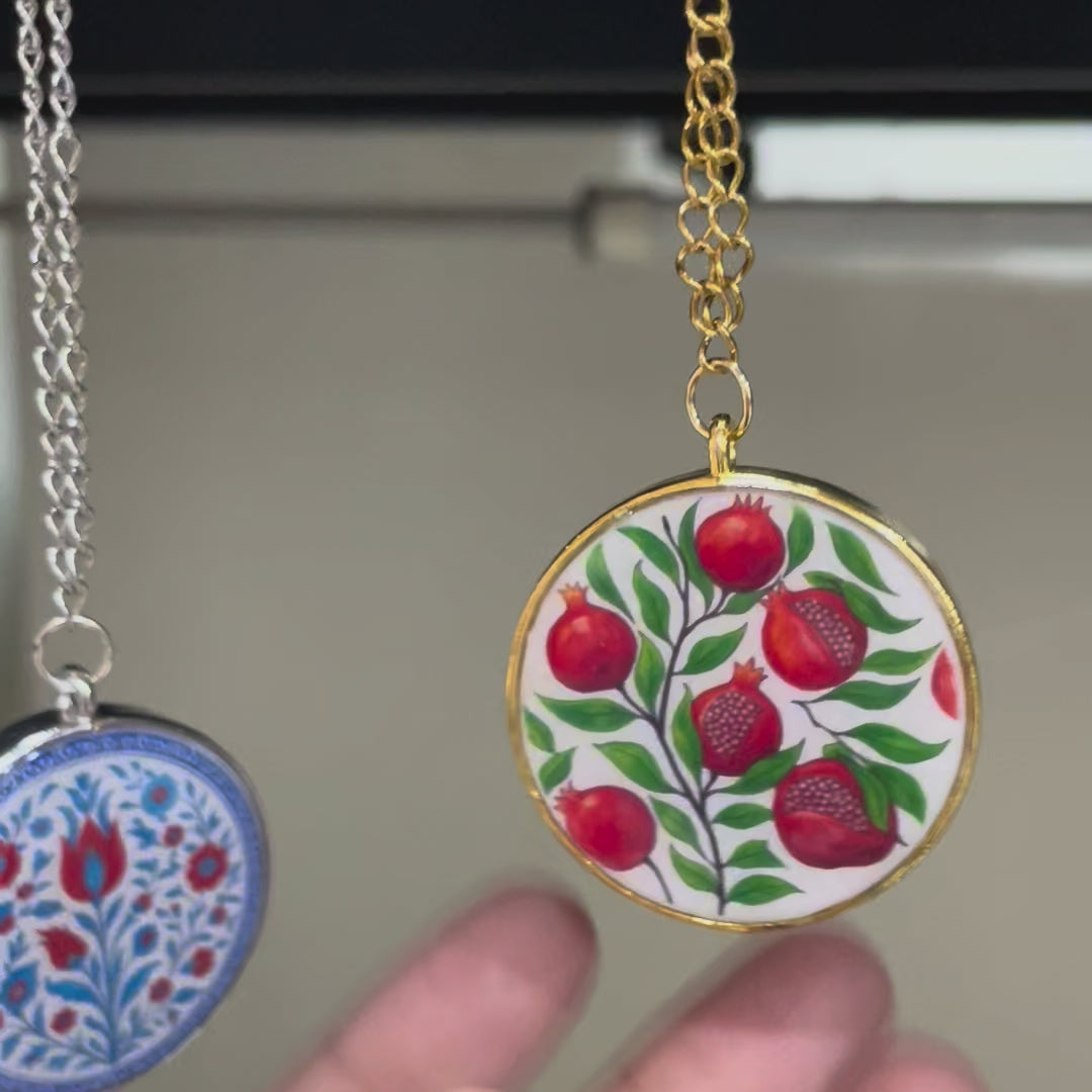 Load video: Blooming Muse Necklace ⭐